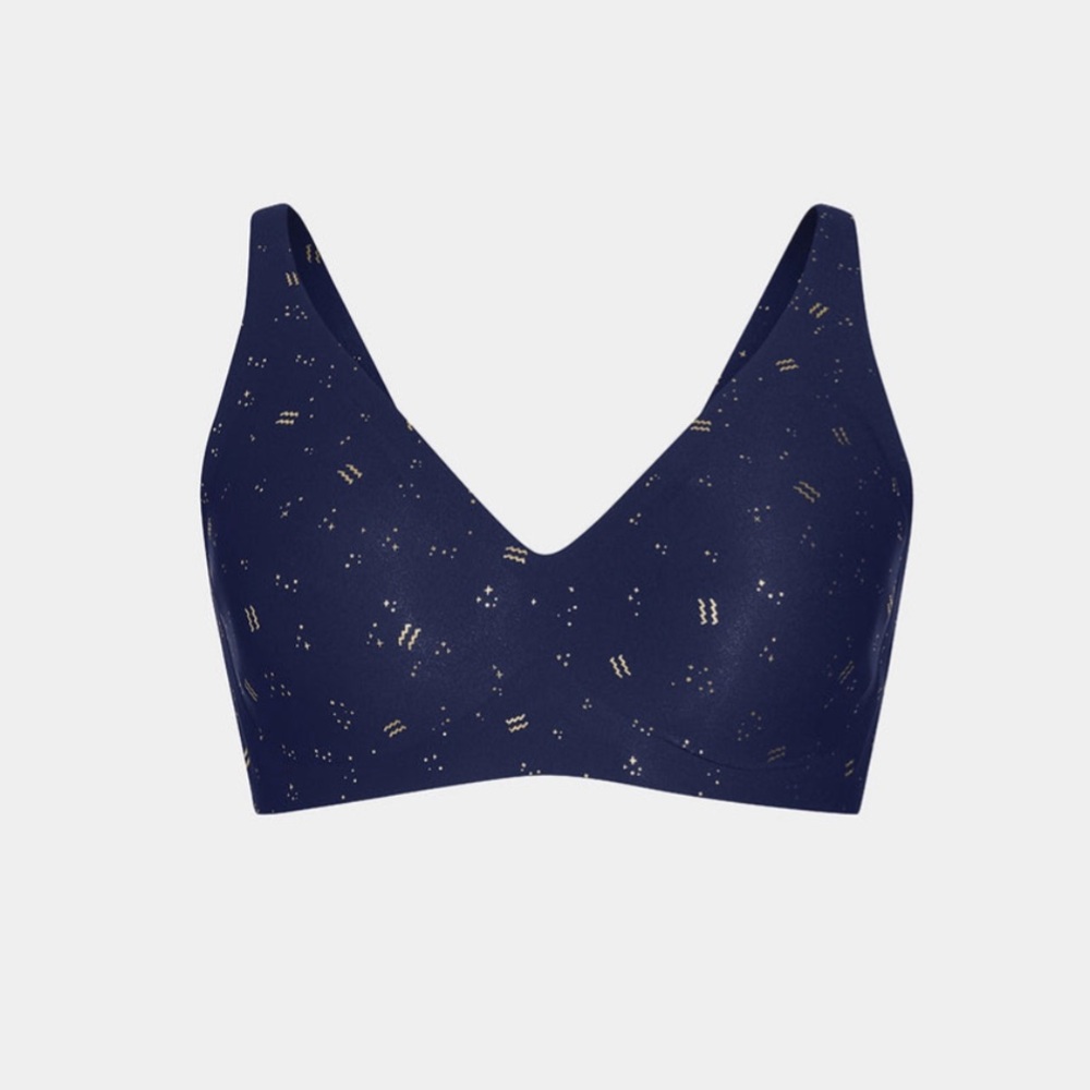 Navy Aquarius pattern Knix Revolution v neck bra
Never worn, originally $60